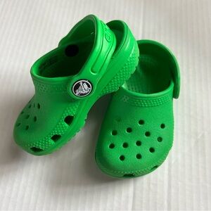 Green Crocs size C5